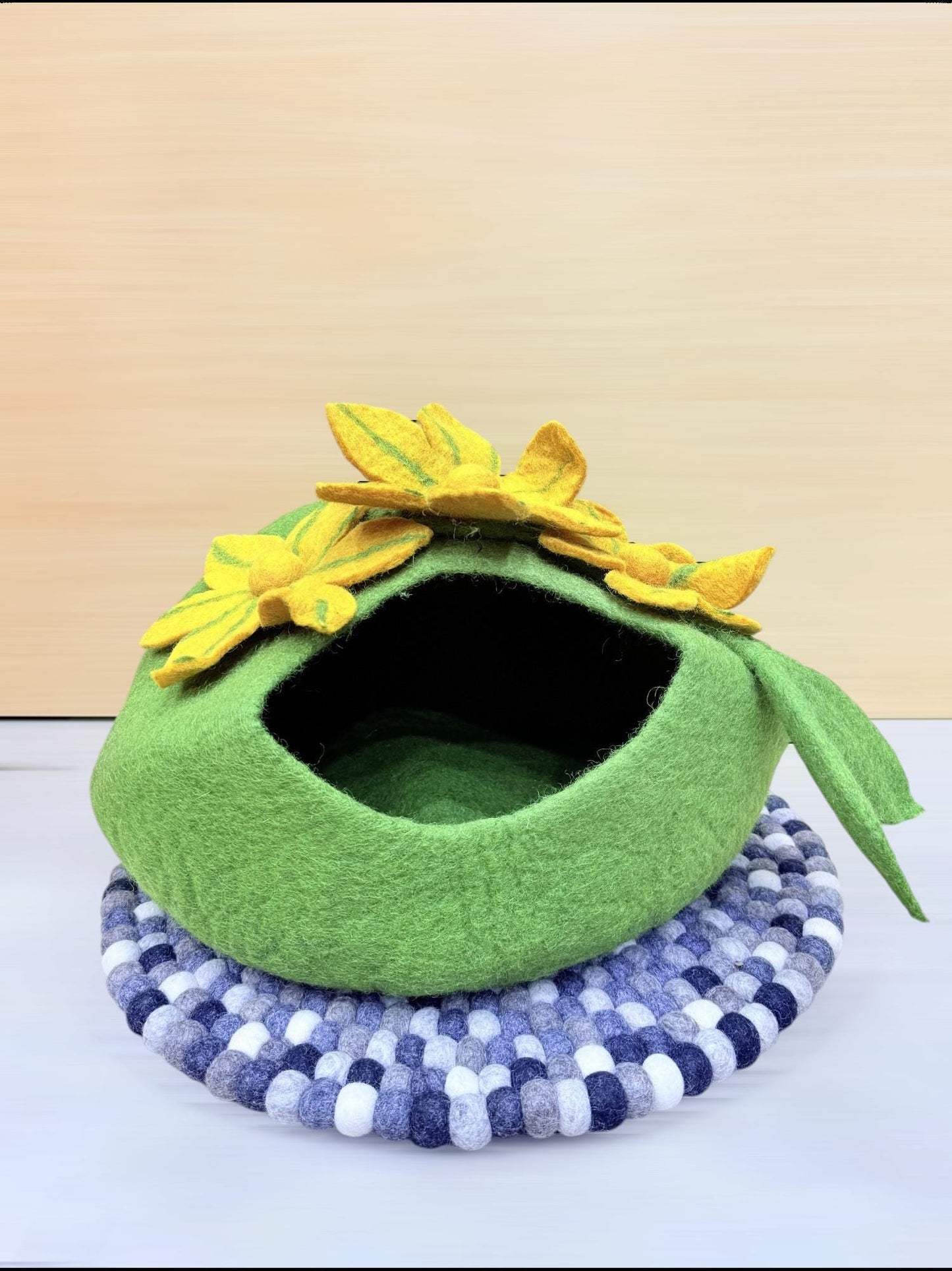 50cm Handmade Wool Cat Cocoon Bed / Cozy Cat Cave House,  Felted Cat House Handmade, Green Flower Cave