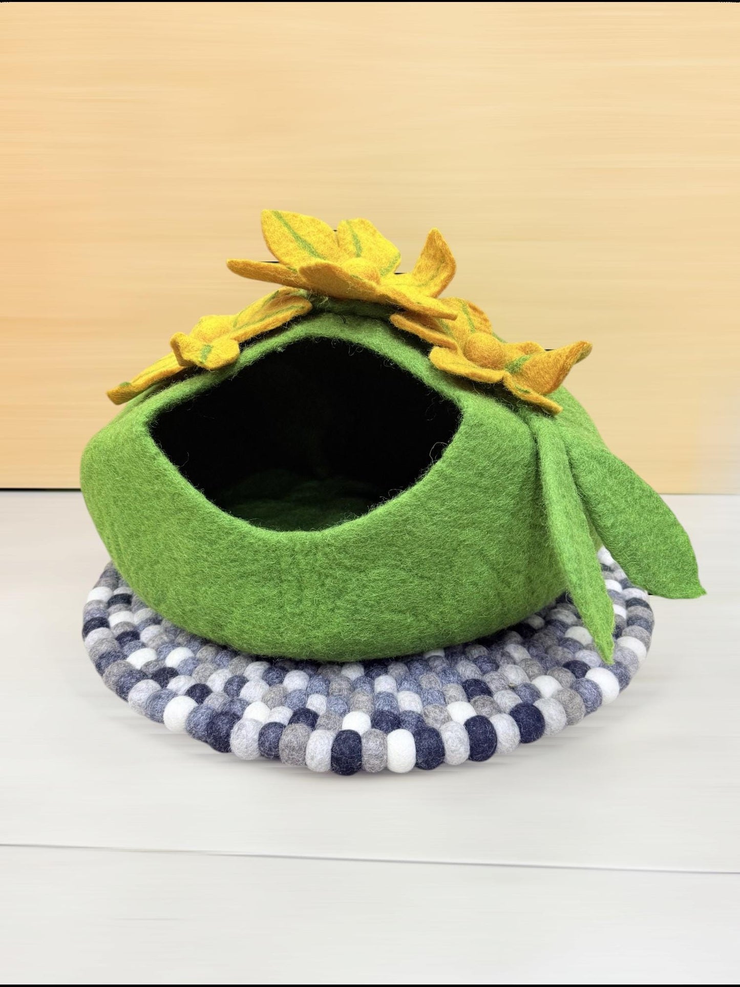 50cm Handmade Wool Cat Cocoon Bed / Cozy Cat Cave House,  Felted Cat House Handmade, Green Flower Cave