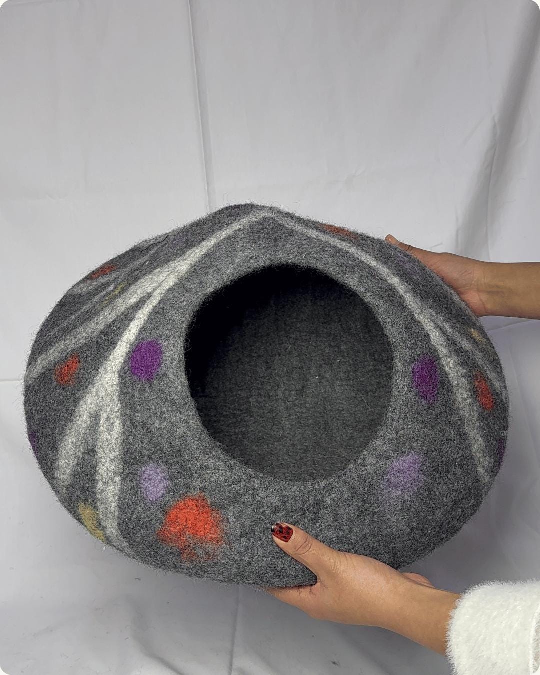 50cm Gray Cat Bed - Handmade Felt Cat Cave - Premium Woolen Cat Cocoon