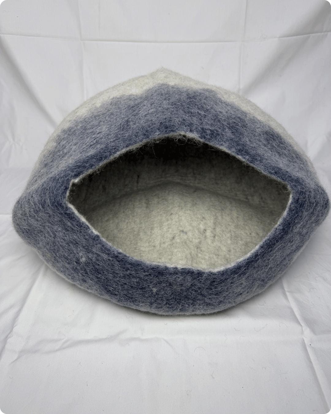 50cm Large Cat Bed - Handmade Felt Cat Cave - Premium Woolen Cat Cocoon