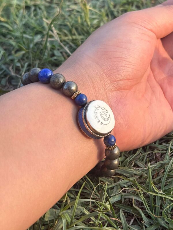 gold obsidian natural gem stone bracelet with guru bead top view
