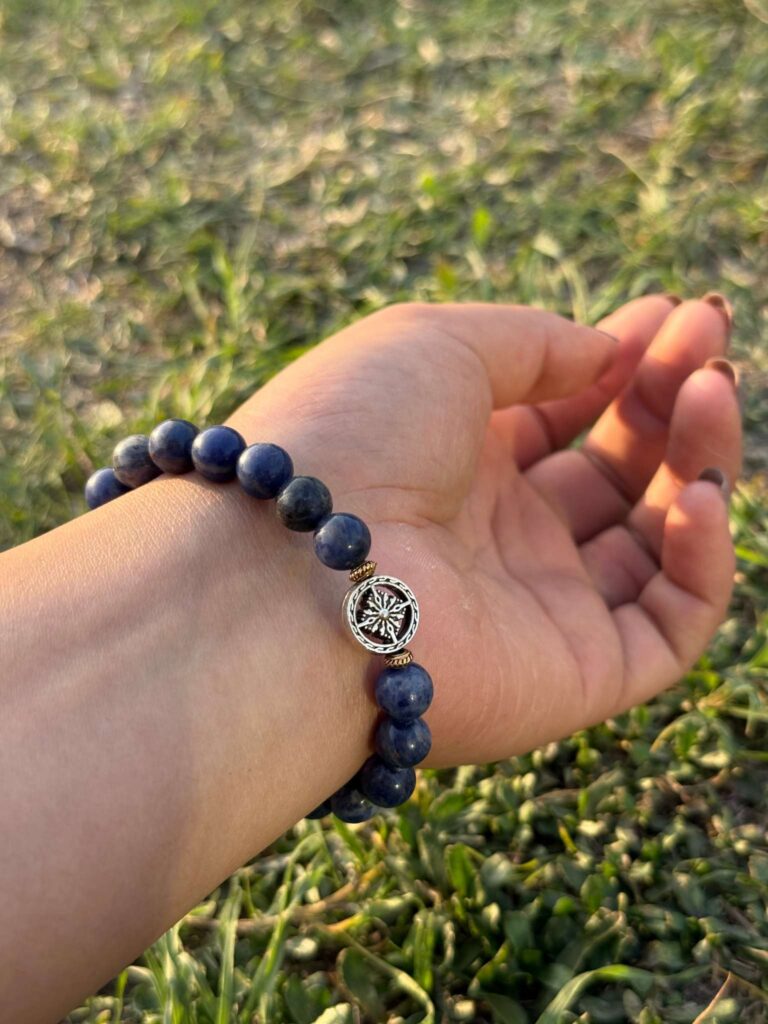 Sodalite - Natural Gemstone Bracelet - Guru Bead