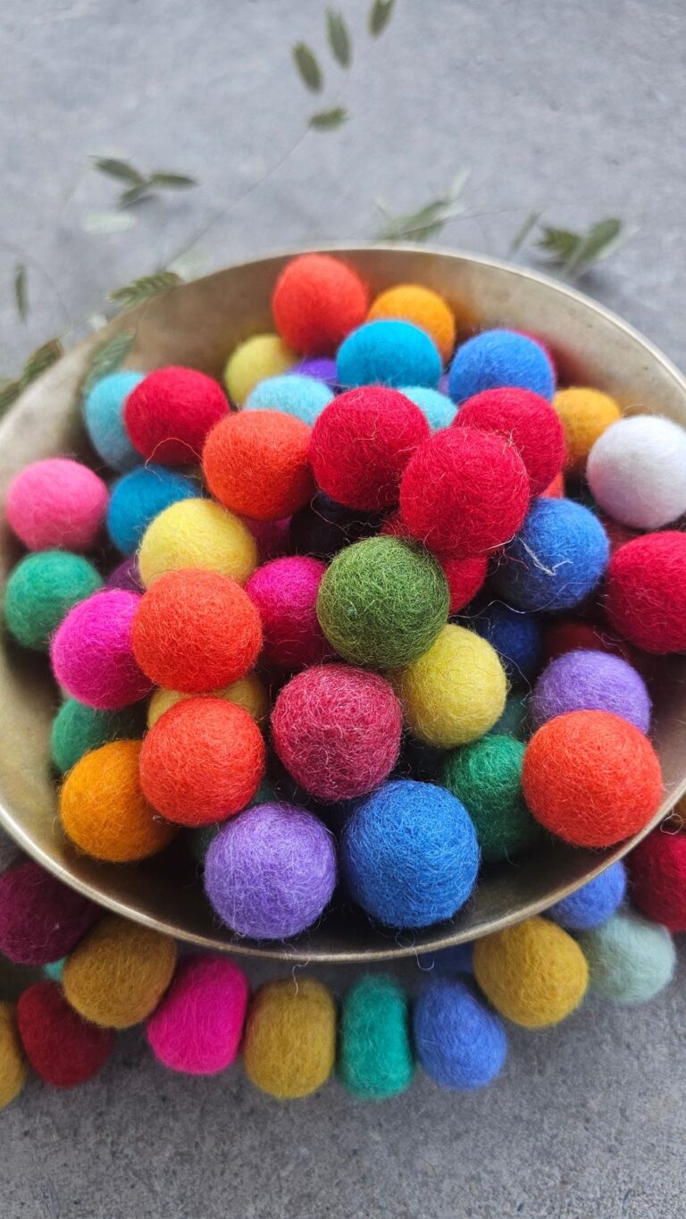 2cm Eco-Friendly Wool Felt Balls