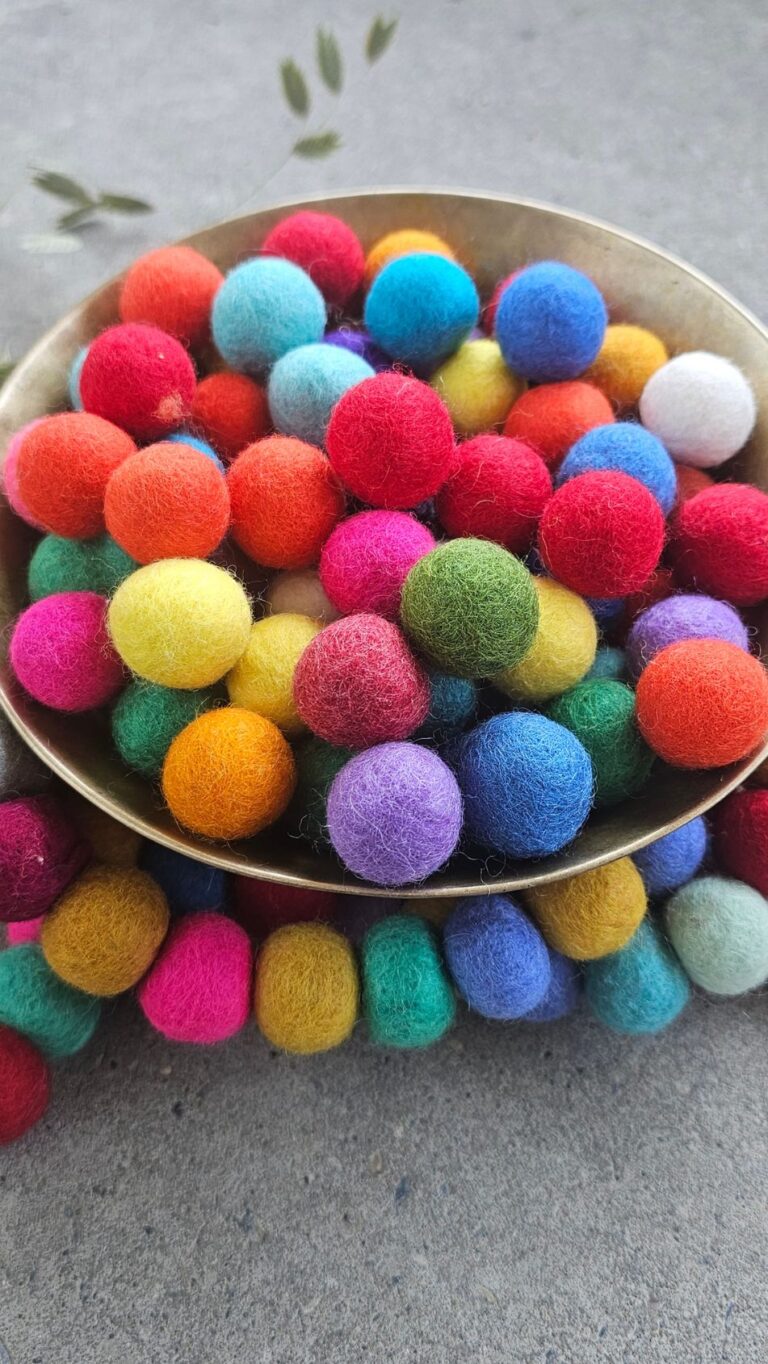 2cm Eco-Friendly Wool Felt Balls
