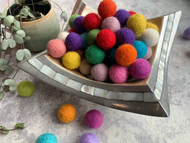 2cm Eco-Friendly Wool Felt Balls