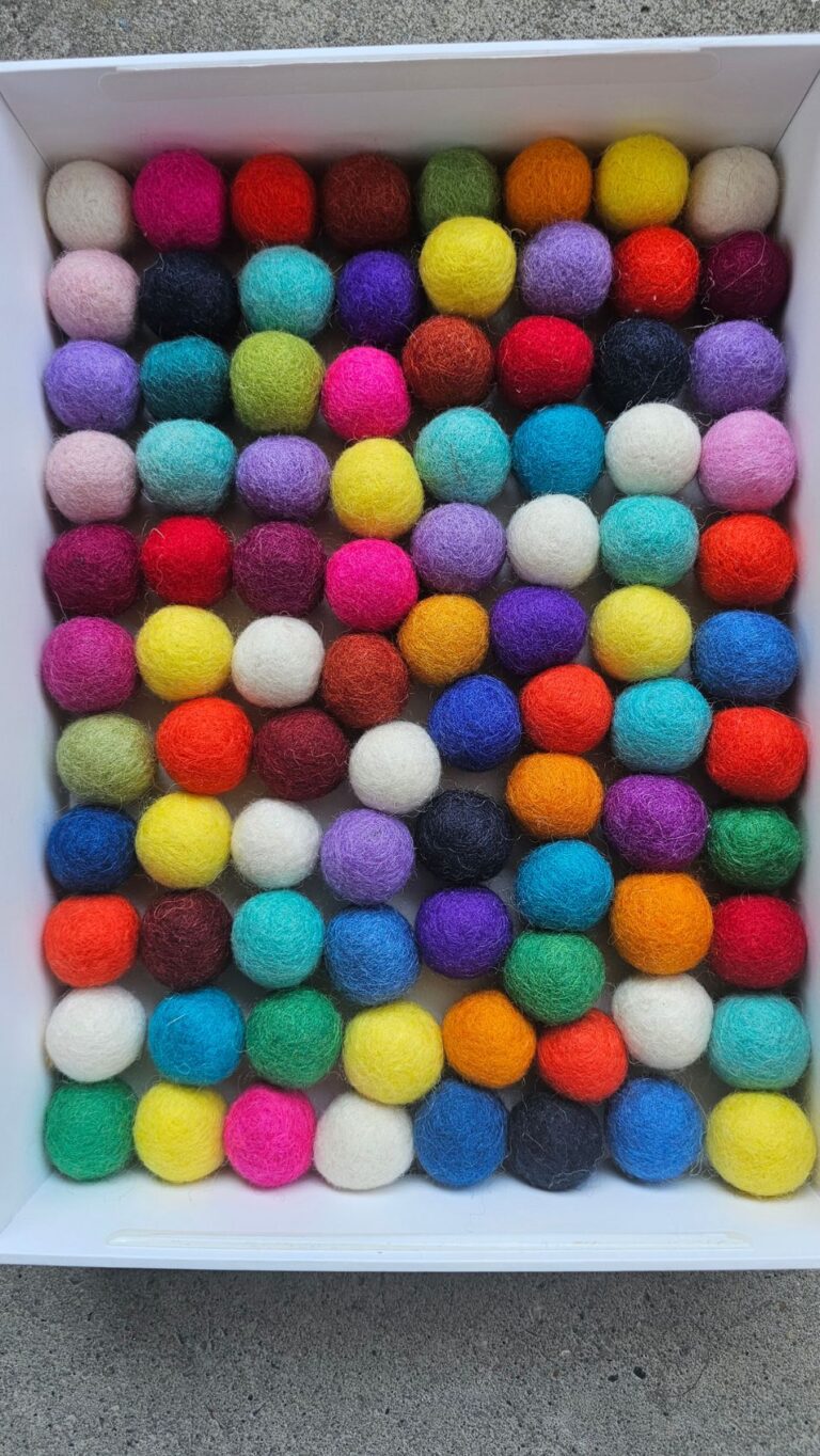 2cm Handmade Felt Ball Craft Pack