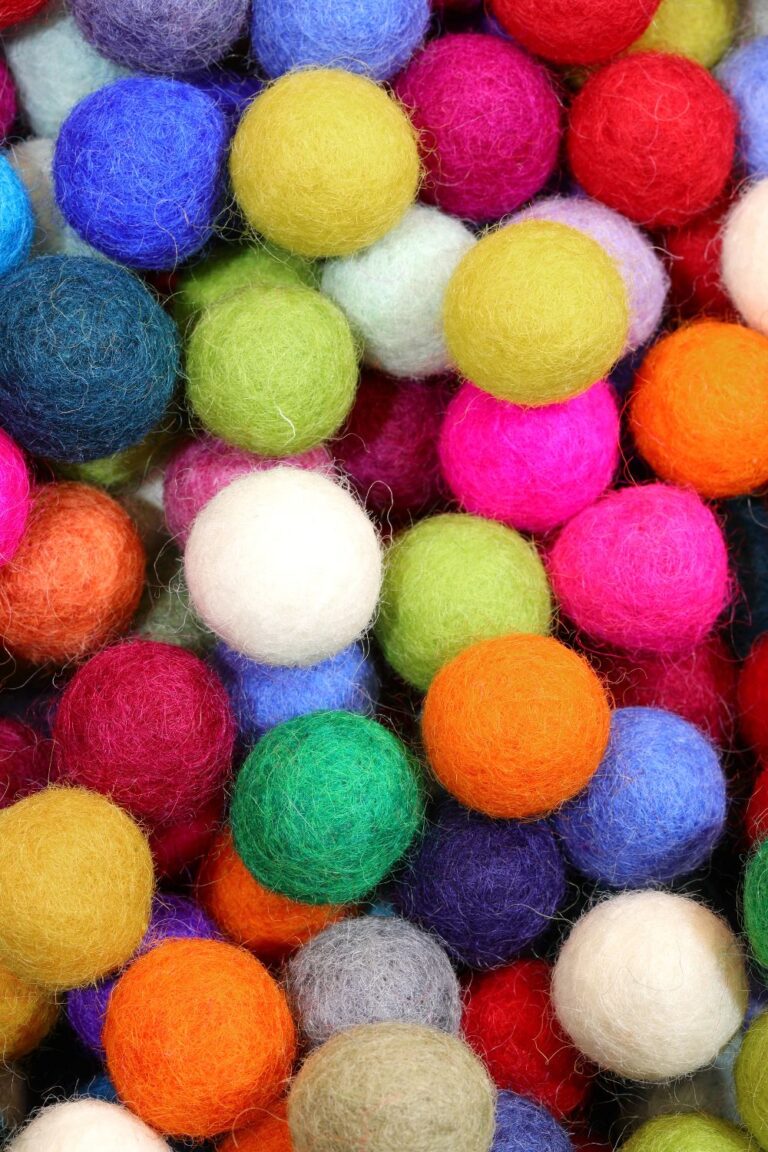 2cm Mixed Color Wool Felt Balls