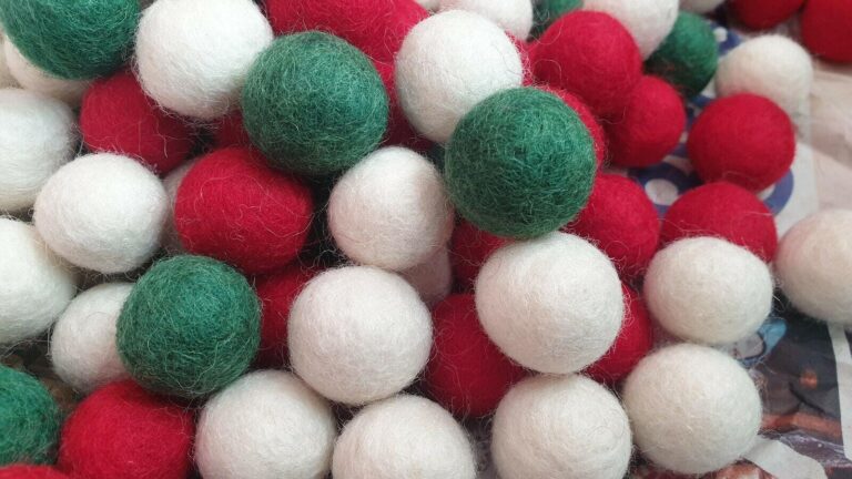 2cm Christmas Wool Felt Balls